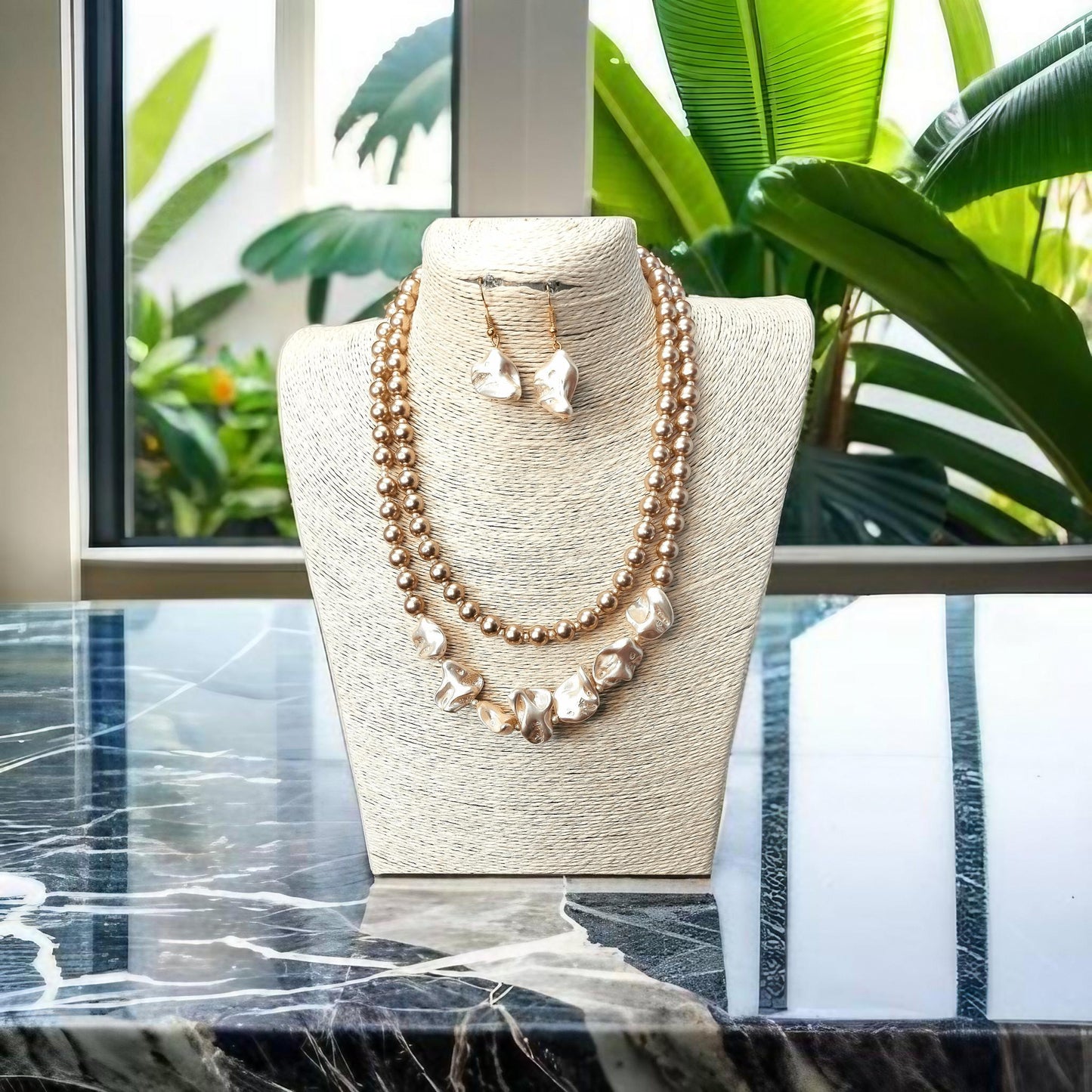 Off white Seawater pearl necklace set