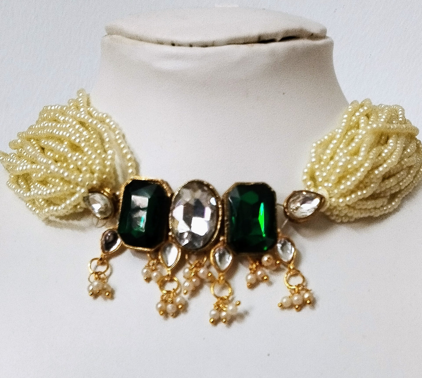 Green and White Kundan Choker