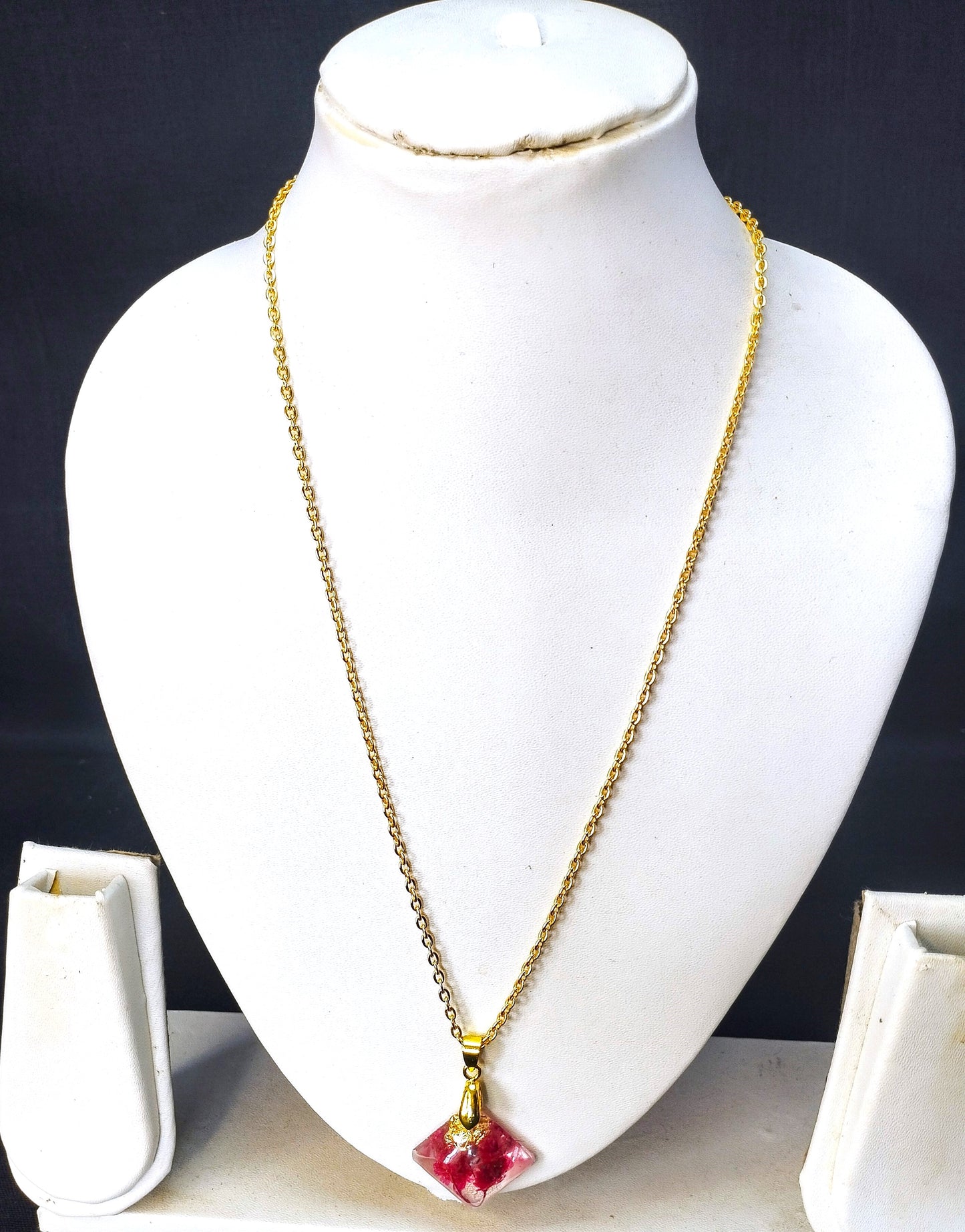Gold chain with resin pendant