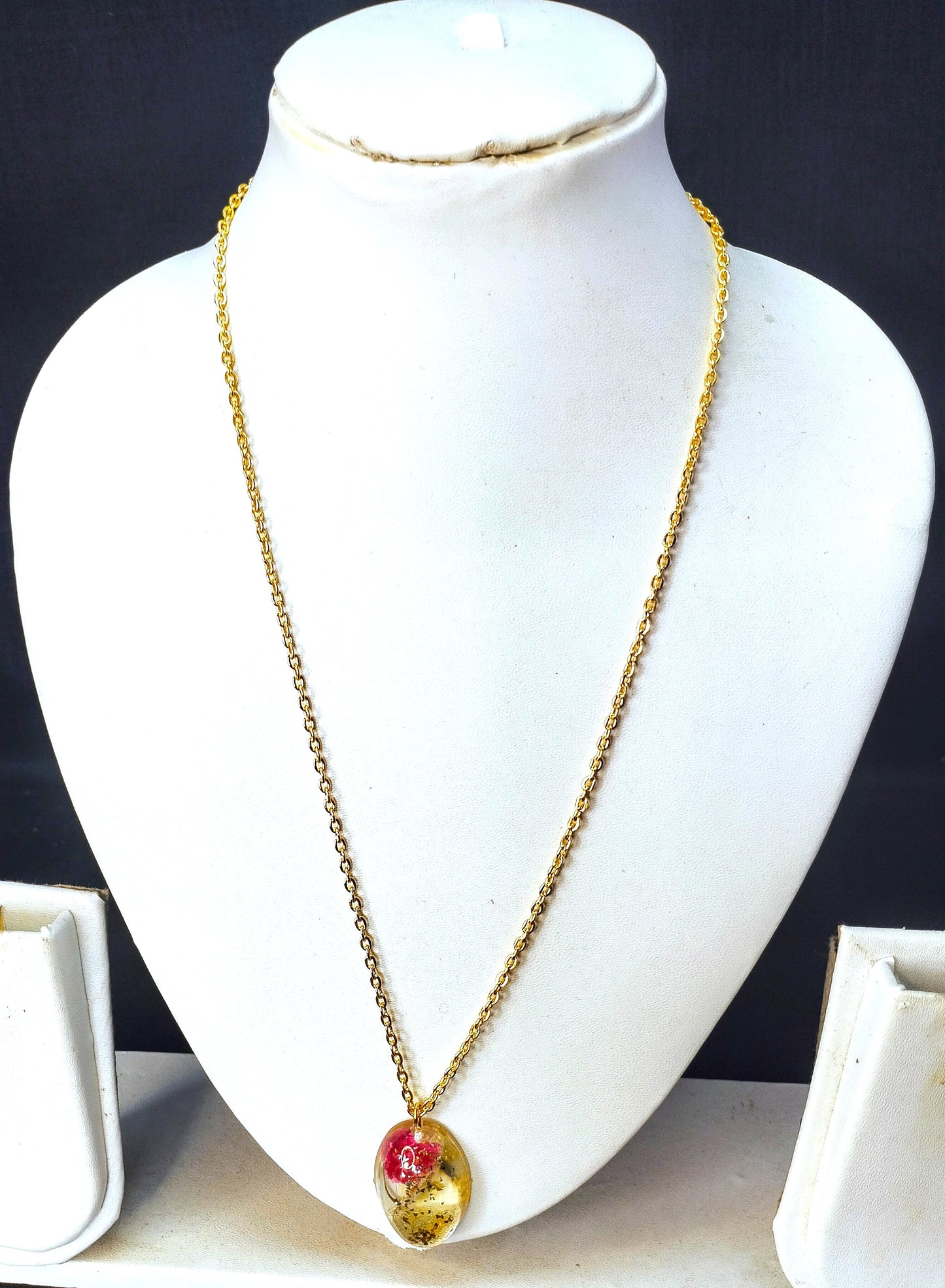 Gold chain with resin pendant