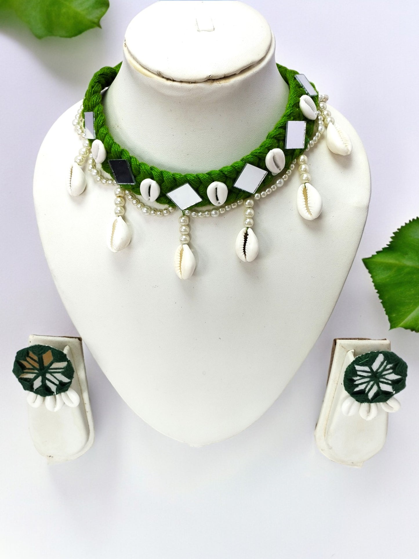 Green Mirror kaudi Choker set