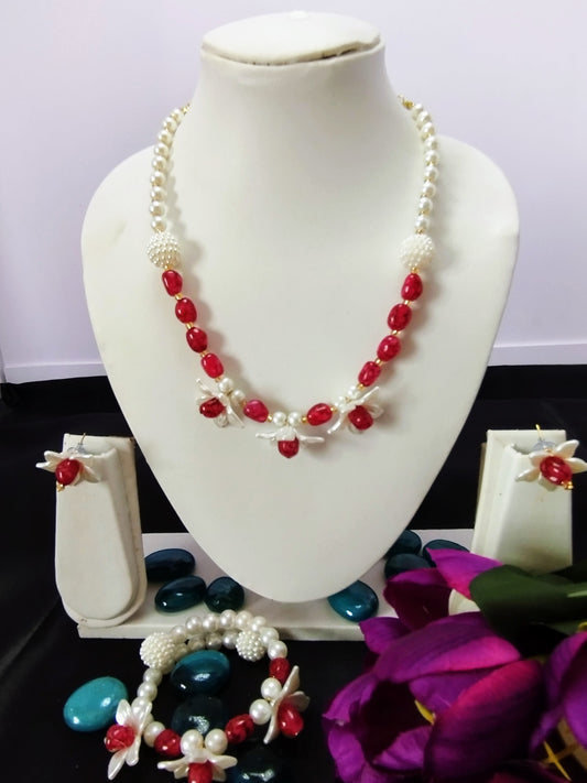 Jasmine design off-white  pearl necklace
